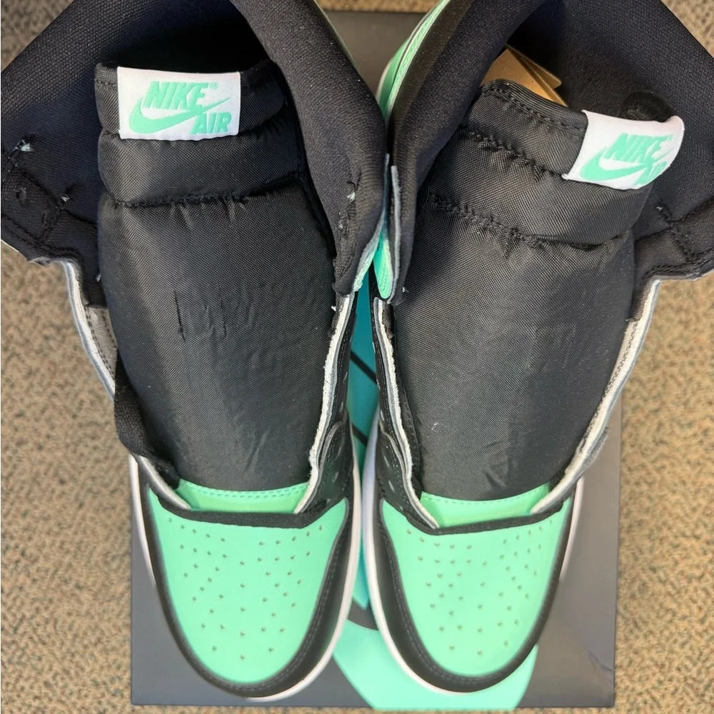Jordan 1 Retro High OG Green Glow Sneakers Black and Mint - Picture 3 of 5